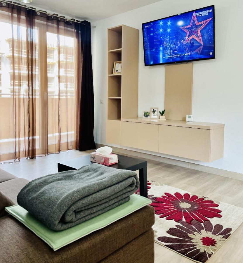 Ferienwohnung Mountain Crib In Urban Plaza W. Parking & Netflix Brașov Exterior foto